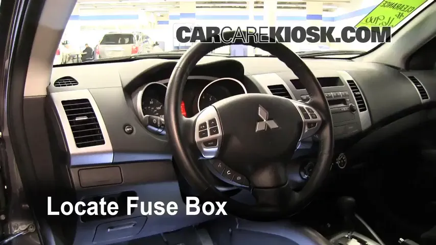 2010 Mitsubishi Outlander ES 2.4L 4 Cyl. Fuse (Interior)